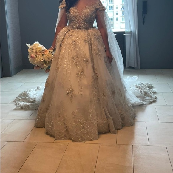 Milla Nova Wedding Dress - Picture 6 of 9